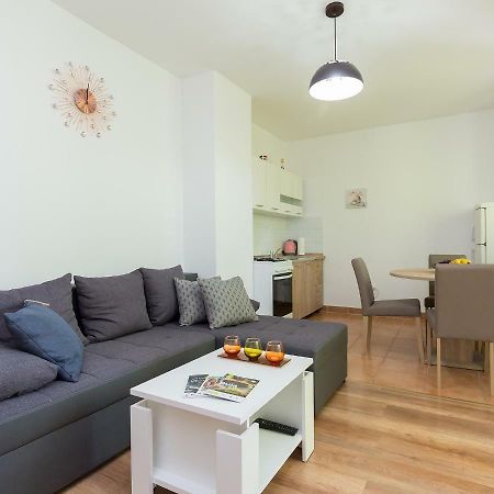 Apartment Lory'S Place Pula Dış mekan fotoğraf