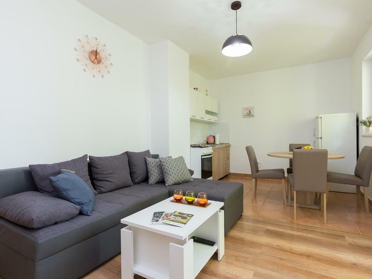 Apartment Lory'S Place Pula Dış mekan fotoğraf