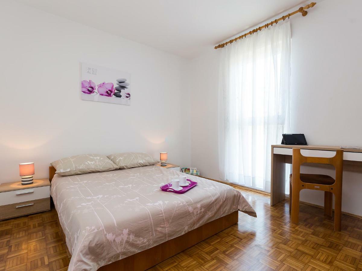 Apartment Lory'S Place Pula Dış mekan fotoğraf